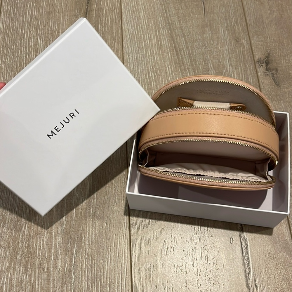 NEW Mejuri jewelry travel case